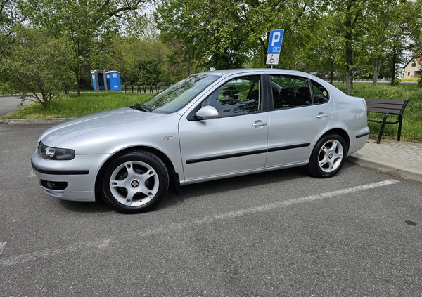 Seat Toledo cena 8999 przebieg: 292000, rok produkcji 2004 z Brusy małe 154